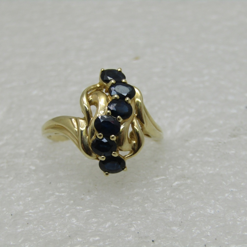 14kt Dark Blue Sapphire Ring, Size 9, 3.08gr.